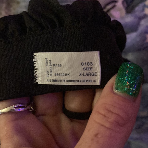 Women’s extra large, black sports bra - Picture 3 of 3